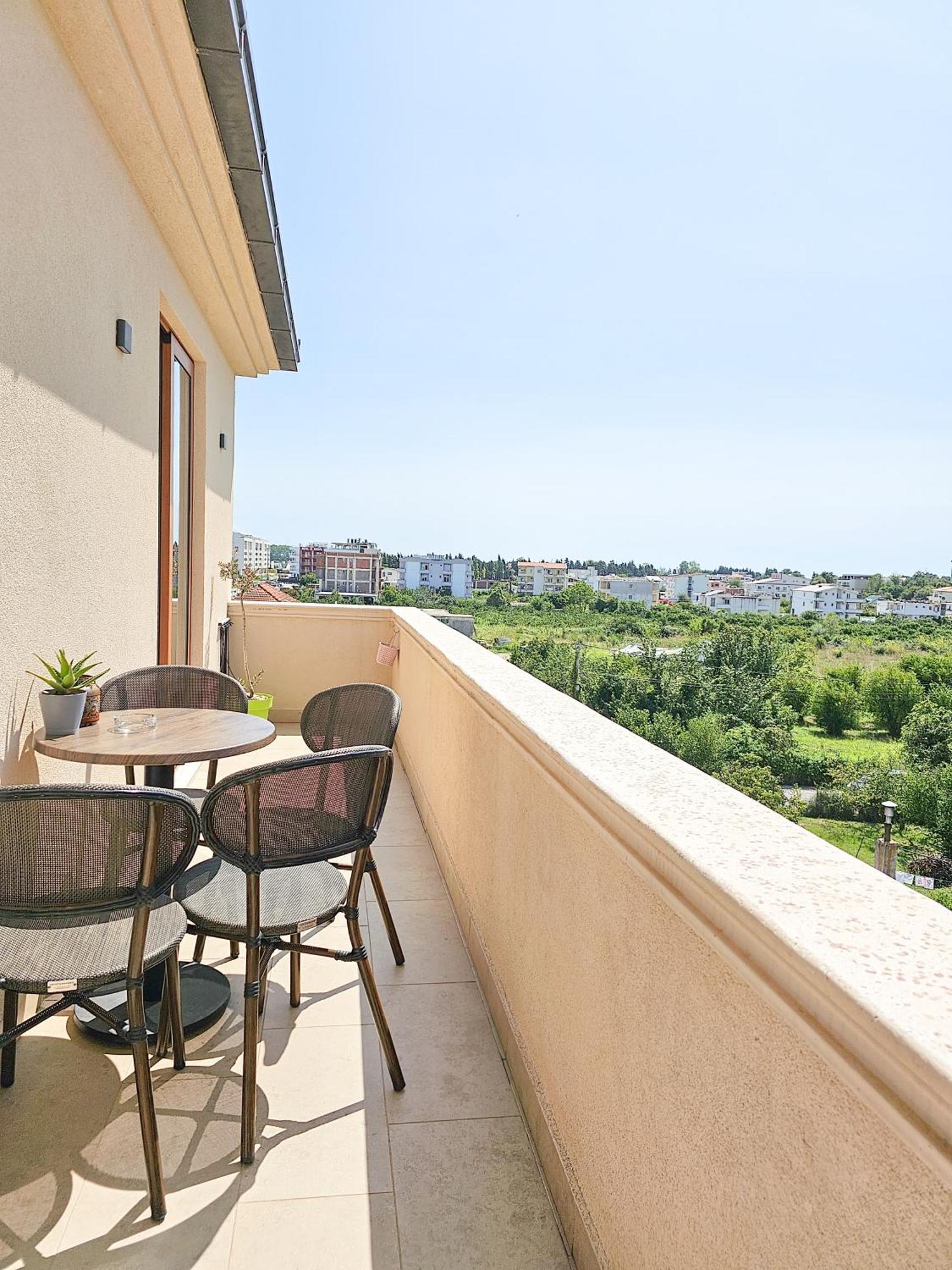 Lacasa Apartments & Restaurant Ulcinj Quarto foto